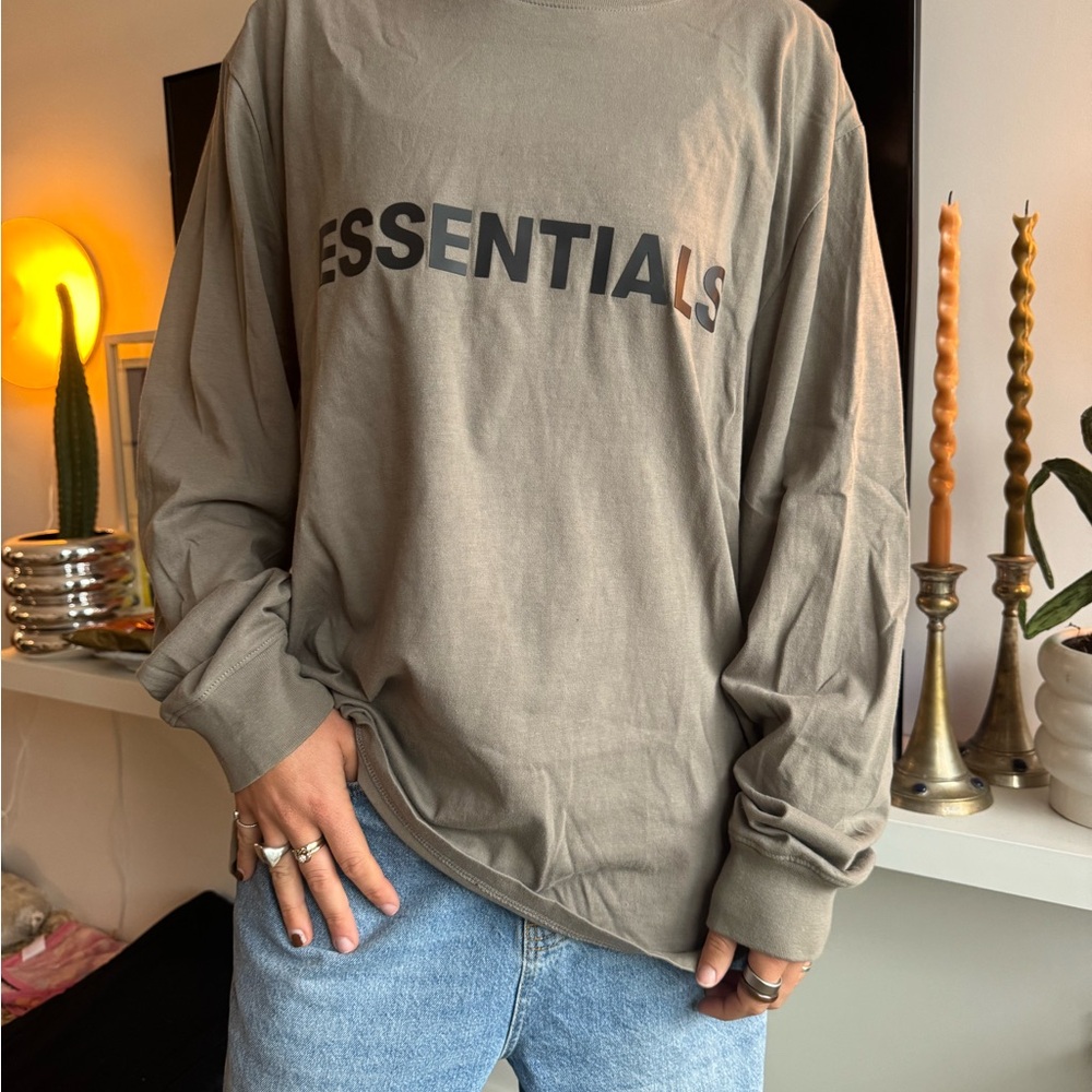 Fear of God Essentials Men's Gray Long Sleeve Tee